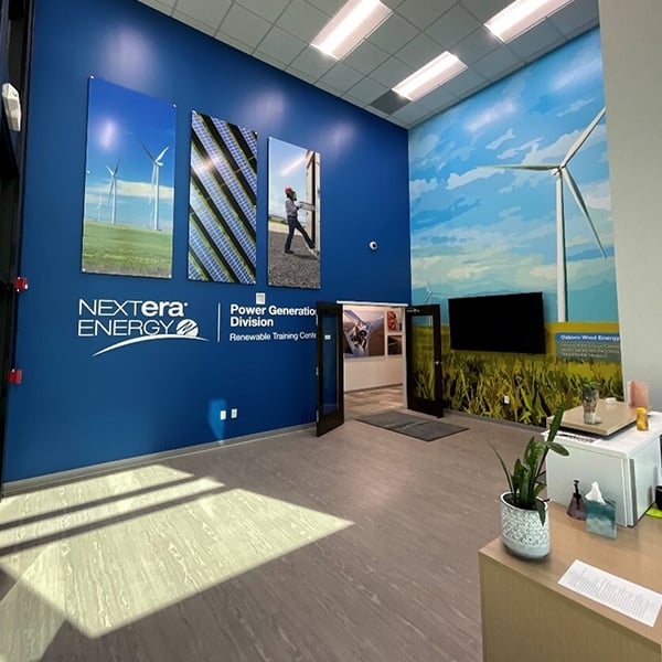 neer-training-lobby-600x600